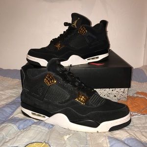 Retro Jordan 4 royalty